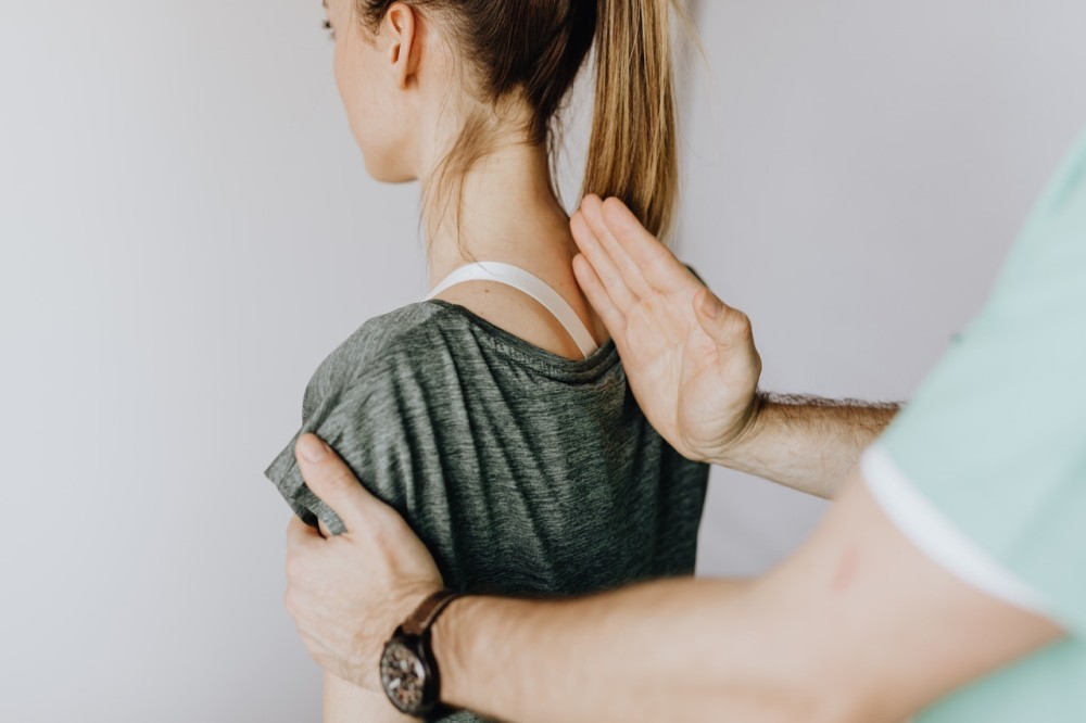 What to Wear to a Chiropractor