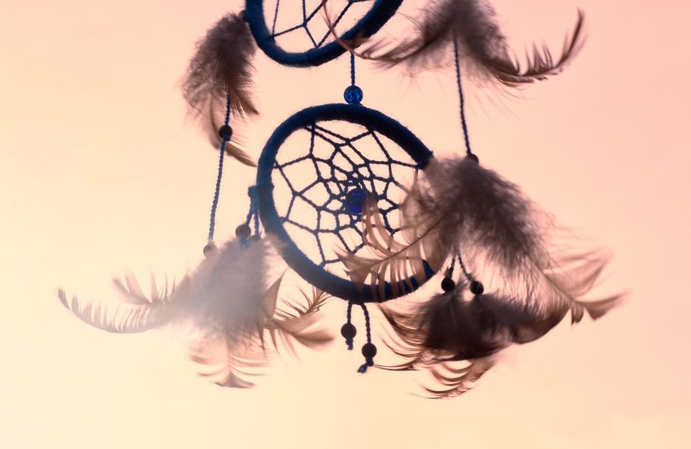 signs your twin flame is communicating with you