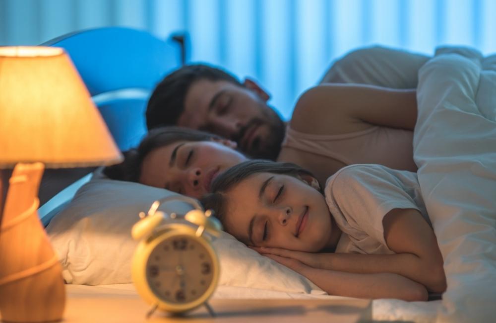 How to Create a Bedtime Routine for the Whole Family