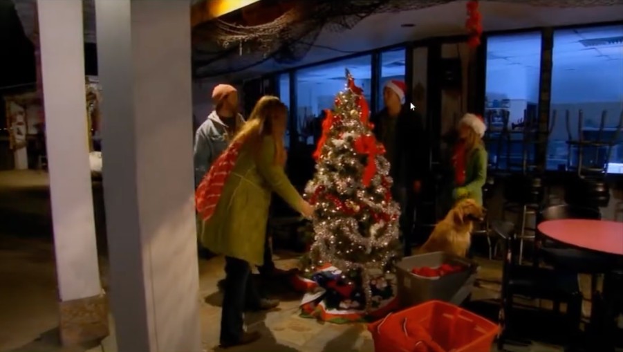 A Golden Christmas 3